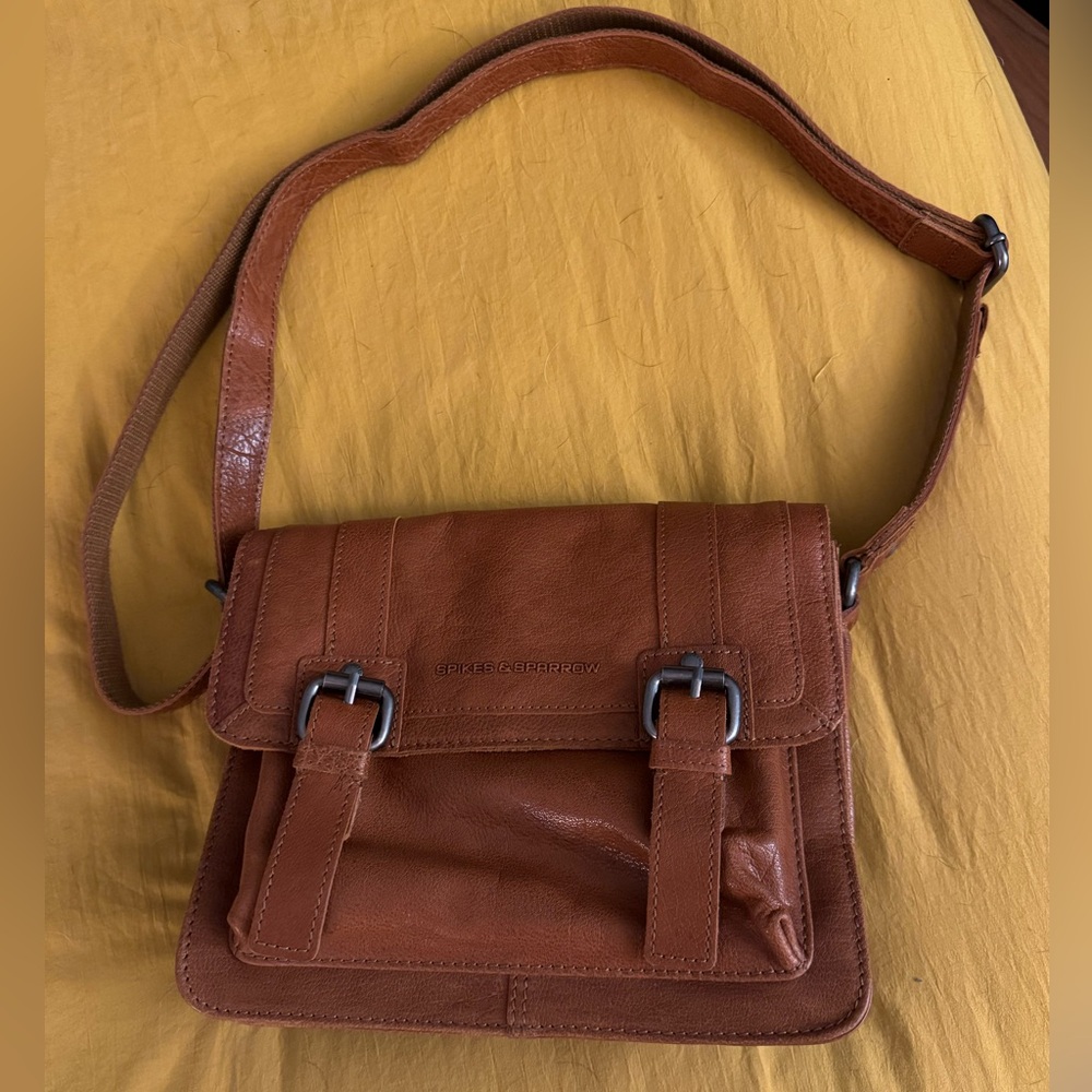 Spikes & Sparrow Leather Crossbody bag